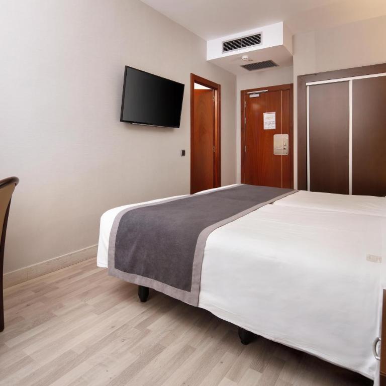HCC Taber - Twin Room - 3