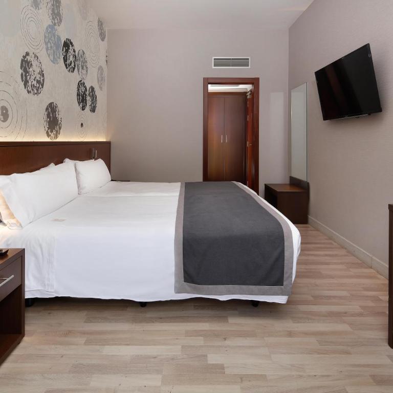 HCC Taber - Twin Room - 8