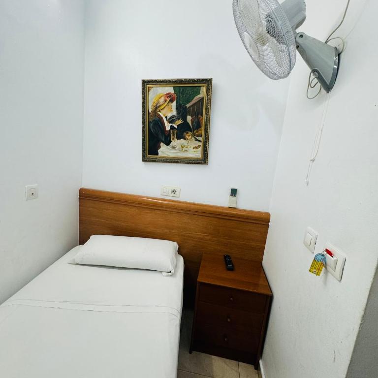 Hostal Mont Thabor - Habitación Individual con baño privado - 2