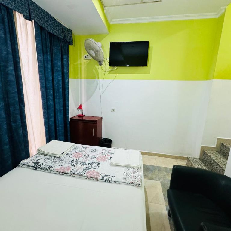 Hostal Mont Thabor - Habitación Doble Superior con balcón - 5
