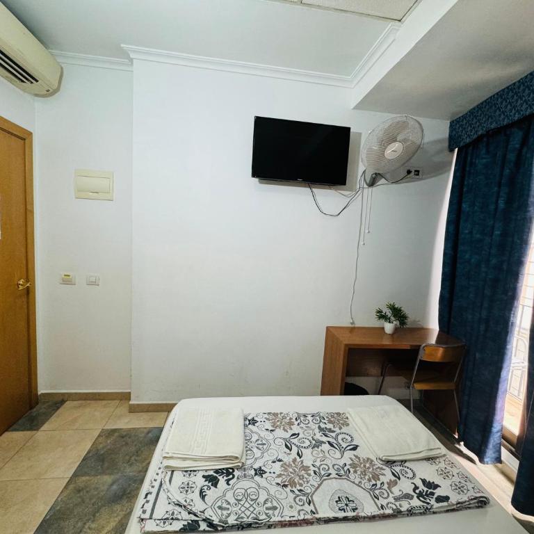Hostal Mont Thabor - Habitación Doble Superior con balcón - 11