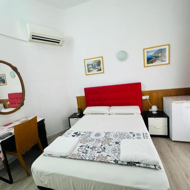 Hostal Mont Thabor - Habitación Doble Superior con balcón - 21