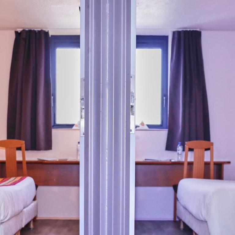 Brit Hotel Chambery - Chambre Familiale (2 Adultes et 2 Enfants) - 4