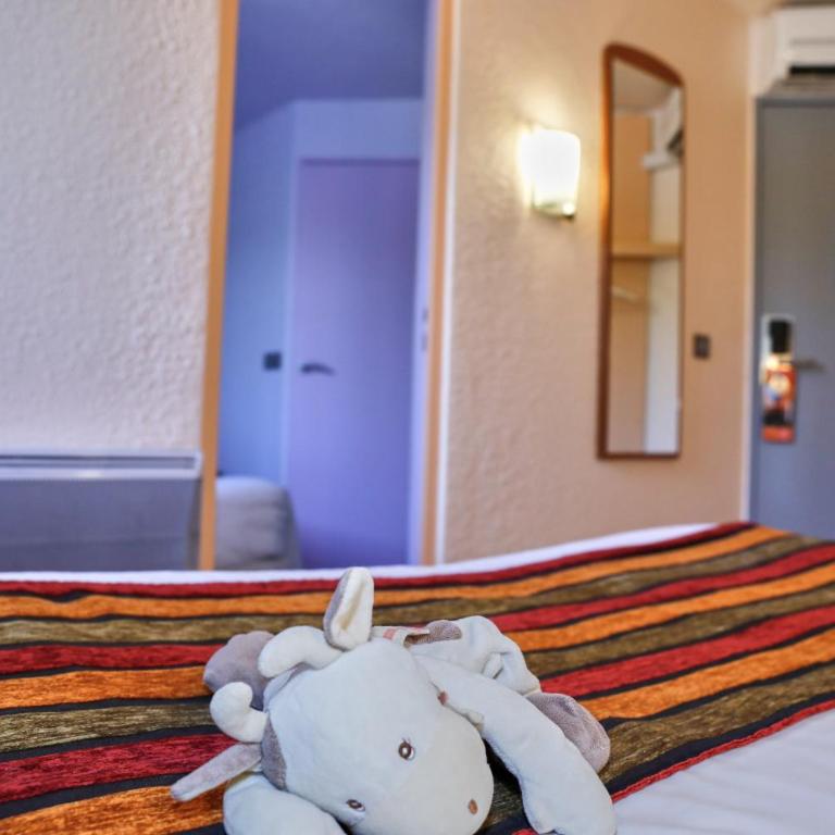 Brit Hotel Chambery - Chambre Familiale (2 Adultes et 2 Enfants) - 3
