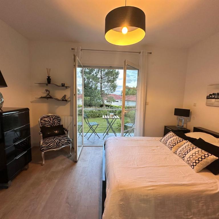 Chambre d hôte village aéronautique Biscarrosse - Chambre Double avec Terrasse - 2