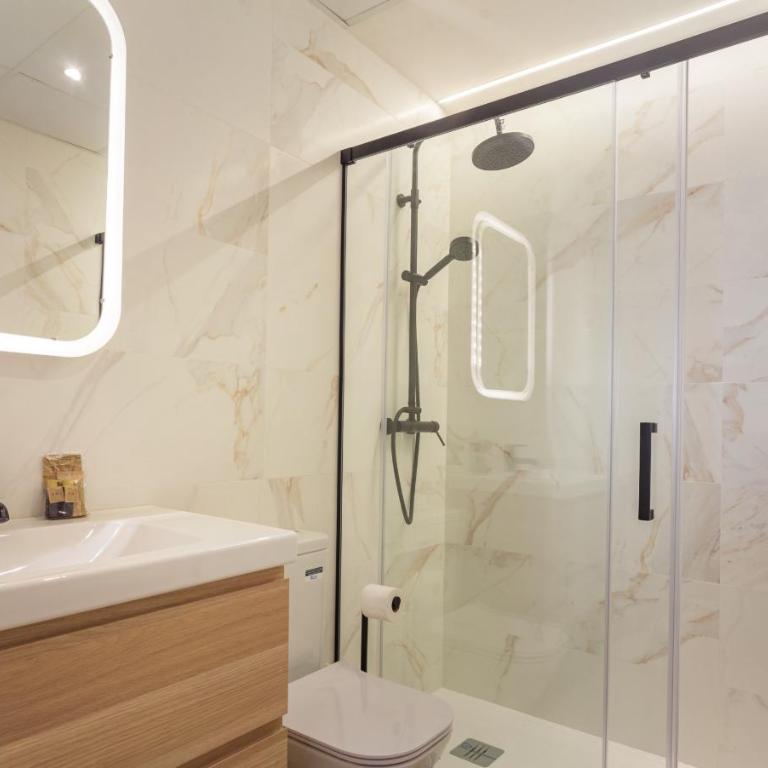 Universidad en Madrid - One-Bedroom Apartment VI - 13