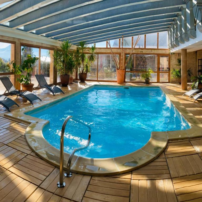 Studio 2 personnes avec Terrasse Literie-Serviettes-Ménage Fin de Séjour INCLUS - Studio - Vue sur Montagne - 11