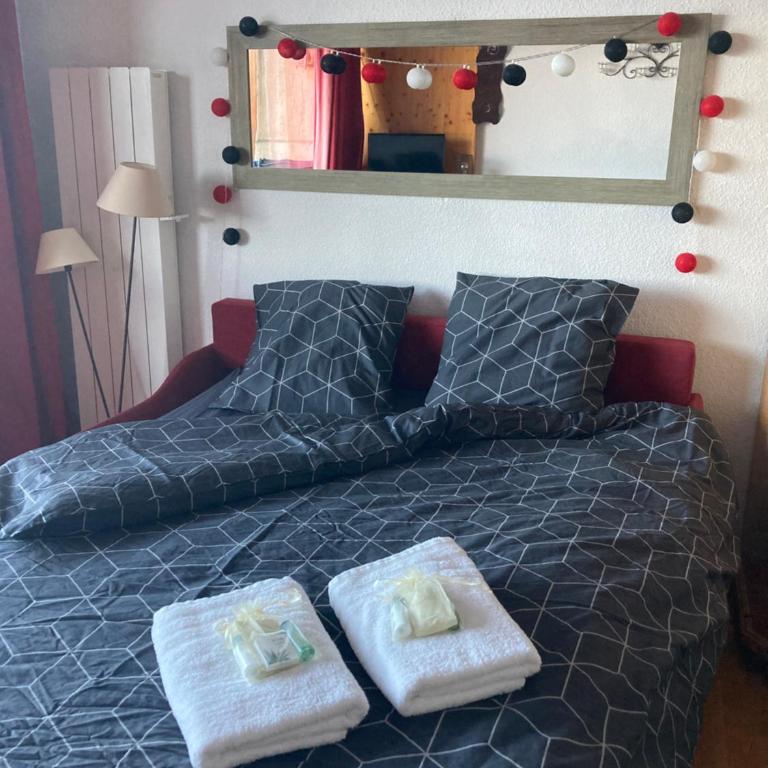 Studio 2 personnes avec Terrasse Literie-Serviettes-Ménage Fin de Séjour INCLUS - Studio - Vue sur Montagne - 3
