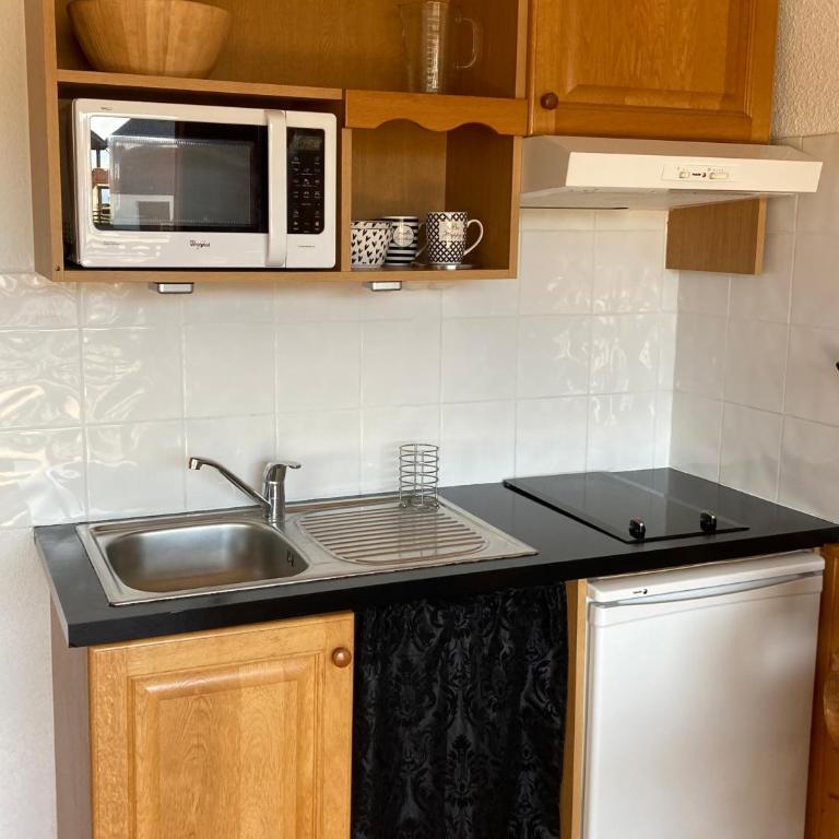 Studio 2 personnes avec Terrasse Literie-Serviettes-Ménage Fin de Séjour INCLUS - Studio - Vue sur Montagne - 7