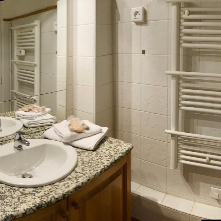 Studio 2 personnes avec Terrasse Literie-Serviettes-Ménage Fin de Séjour INCLUS - Studio - Vue sur Montagne - 6