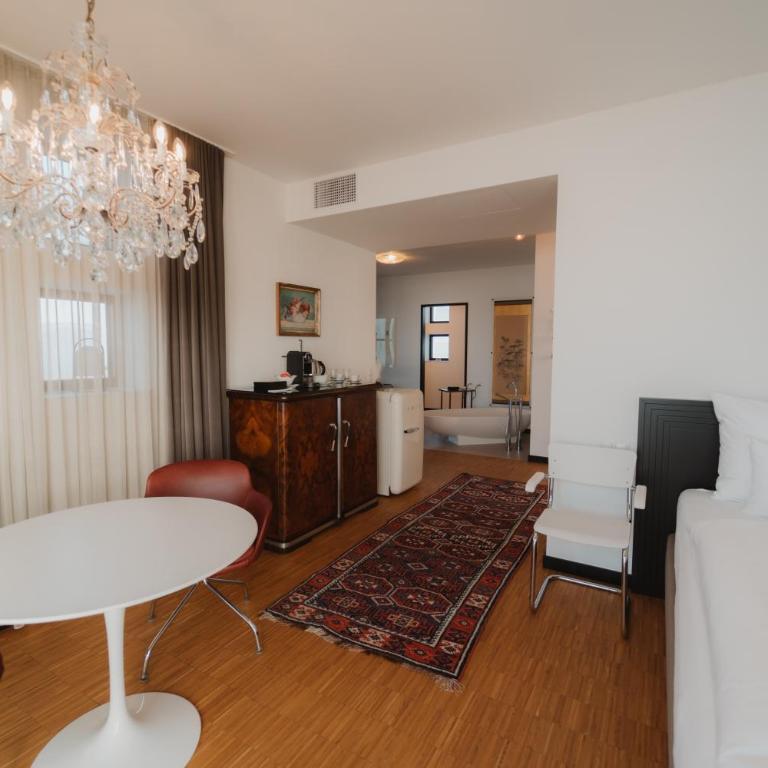 Boutique-Hotel maison 41 - Adults Only - Superior Suite mit Kingsize-Bett - 2