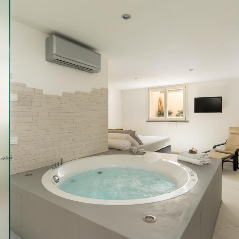 Luxury Marignana By Geco Vacation Rentals - Villa - 16