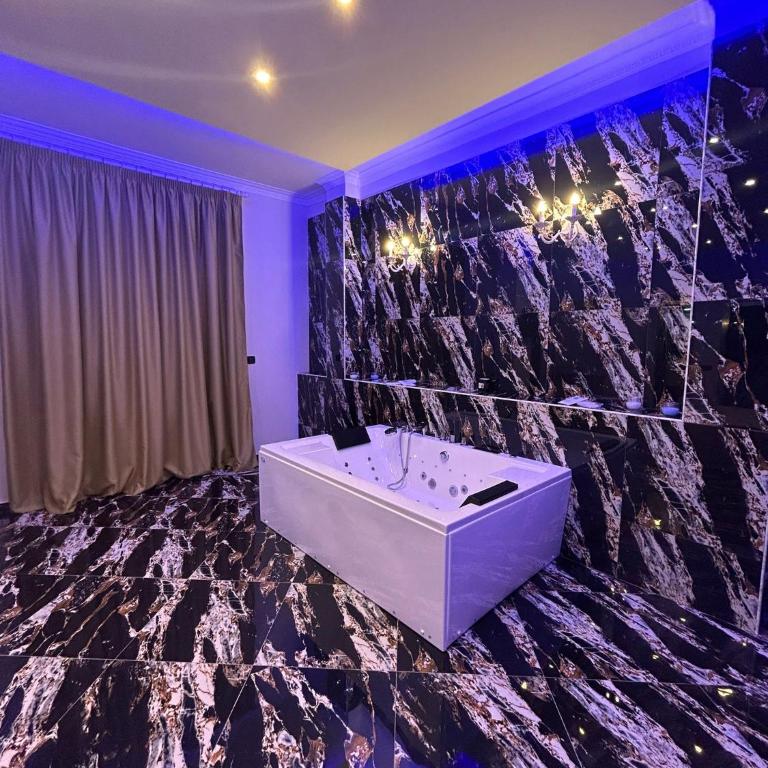 Hotel Terrazzo Sul Mare - Suite King con Vasca Idromassaggio - 3