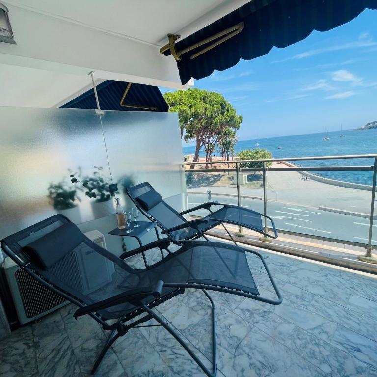 Appartement Antibes terrasse en front de mer - Studio - Vue sur Mer - 5