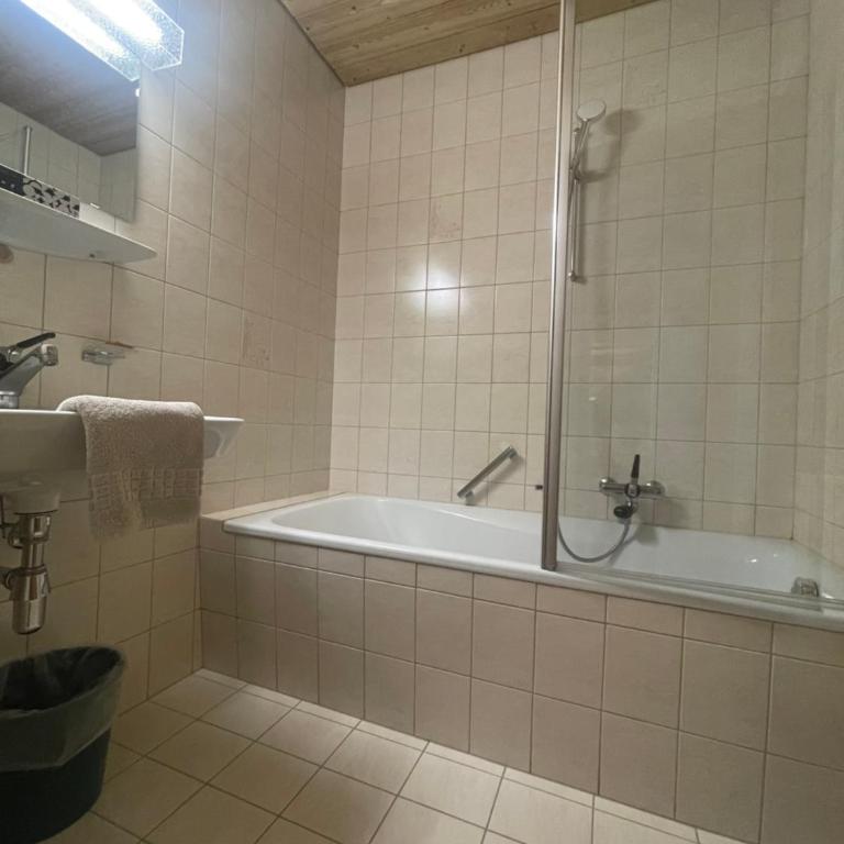 Hotel Edi - Familienzimmer (2 Erwachsene + 2 Kinder) - 5