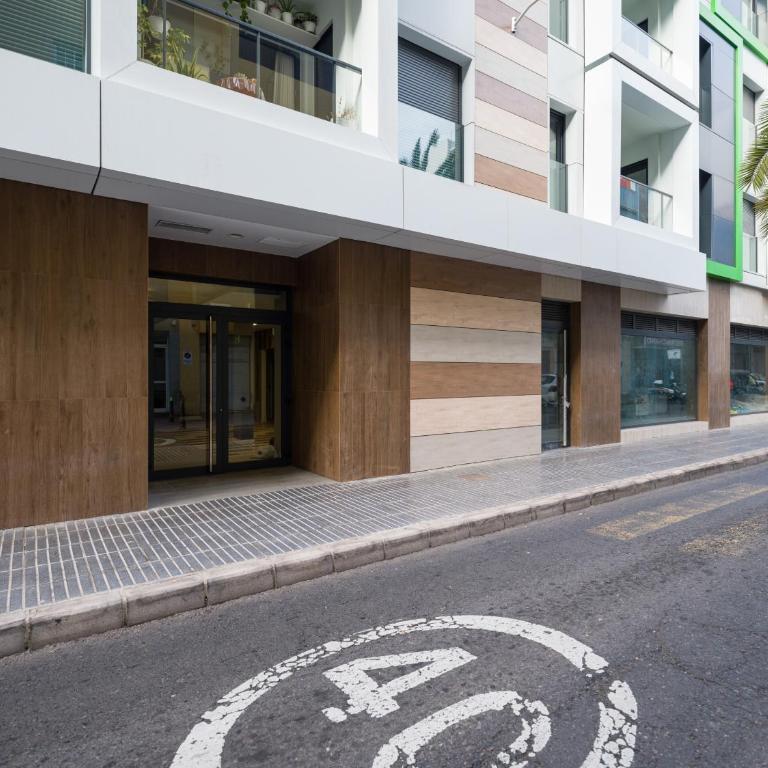 Urban Square 3B3 By CanariasGetaway - Casa - 19