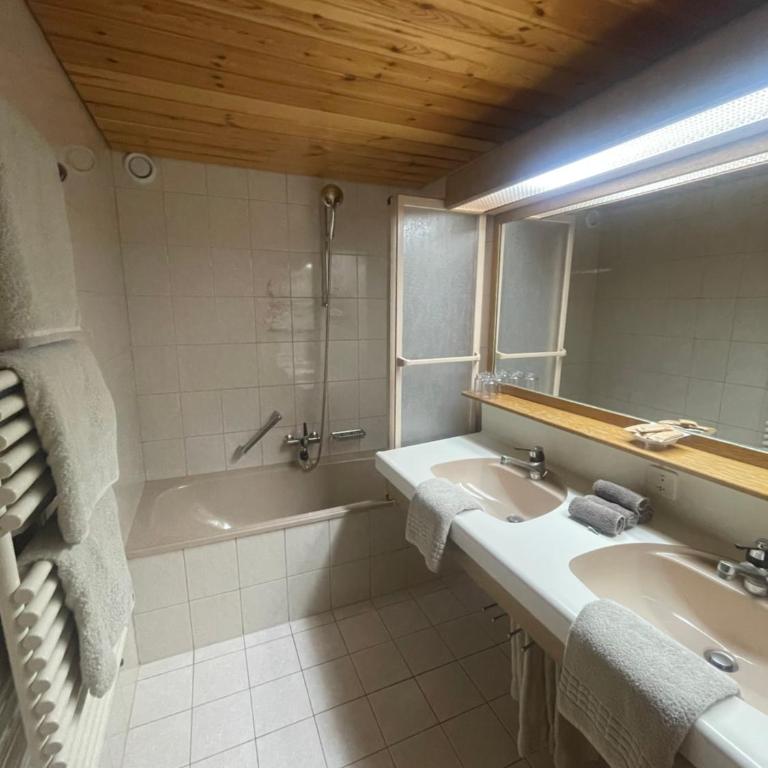 Hotel Edi - Familienzimmer (2 Erwachsene + 2 Kinder) - 6