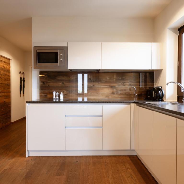 Stöckler Hof - One-Bedroom Apartment with View - 2