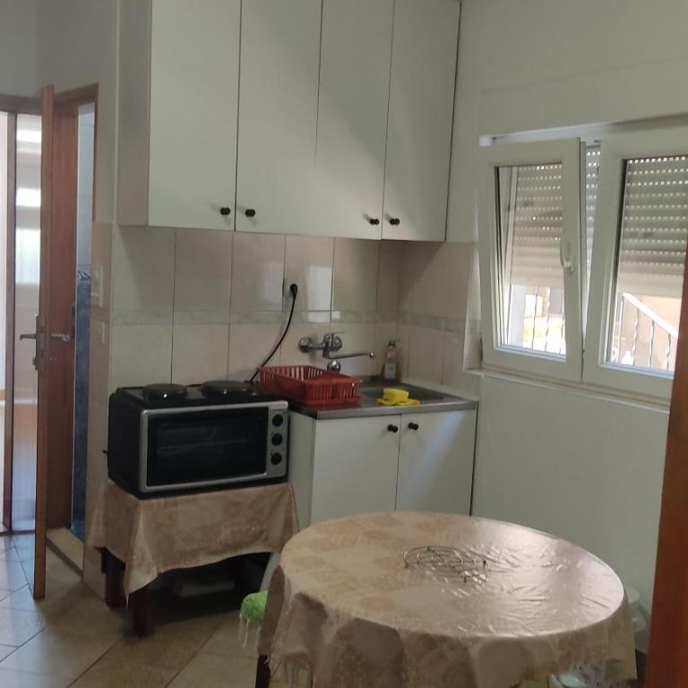TopHoliday - One-Bedroom Apartment with Garden View - 5