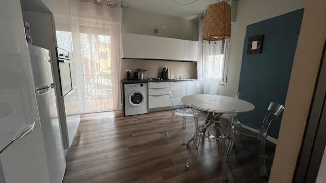 Giovy House - Appartamento con 2 Camere da Letto - 6