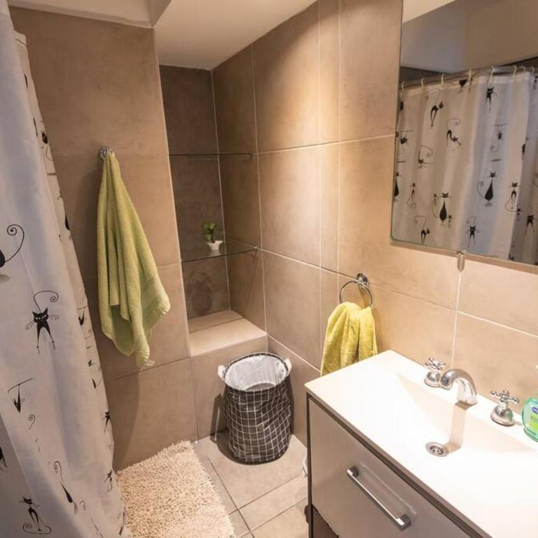 Excelente ubicación Dpto 3 ambientes - Apartamento de 2 dormitorios - 5