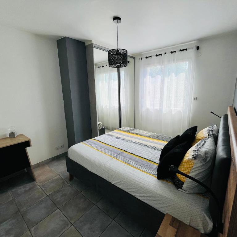 Charmante villa avec piscine chauffée, proximité des plages - Villa - 14