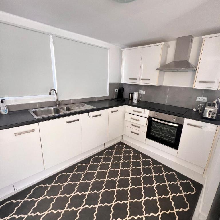 Puerto Banus Jacuzzi close to Breath and Marbella Arena - Chalet de 3 dormitorios - 11