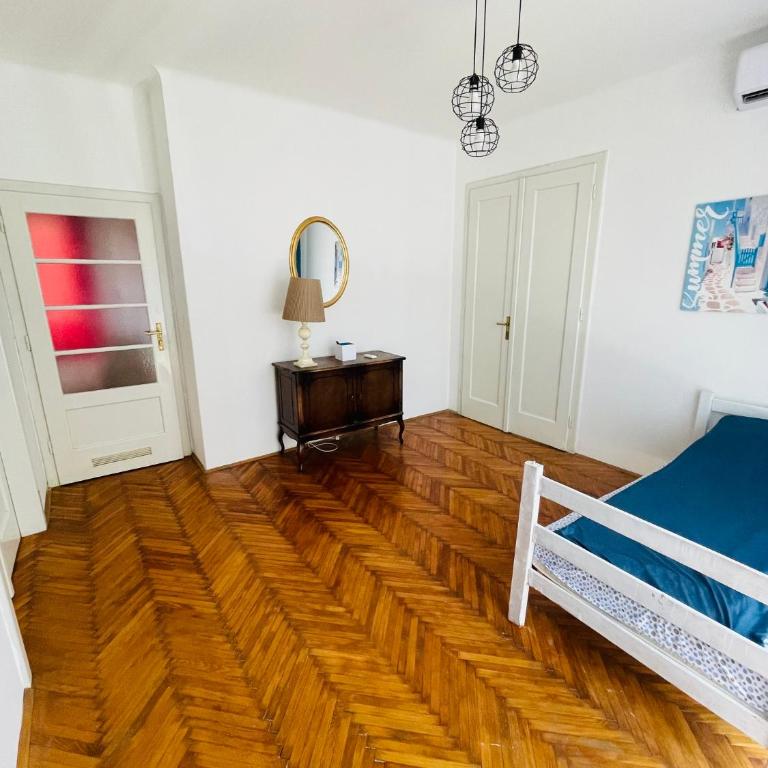 Retro Style Apartment - Apartman sa Balkonom - 1