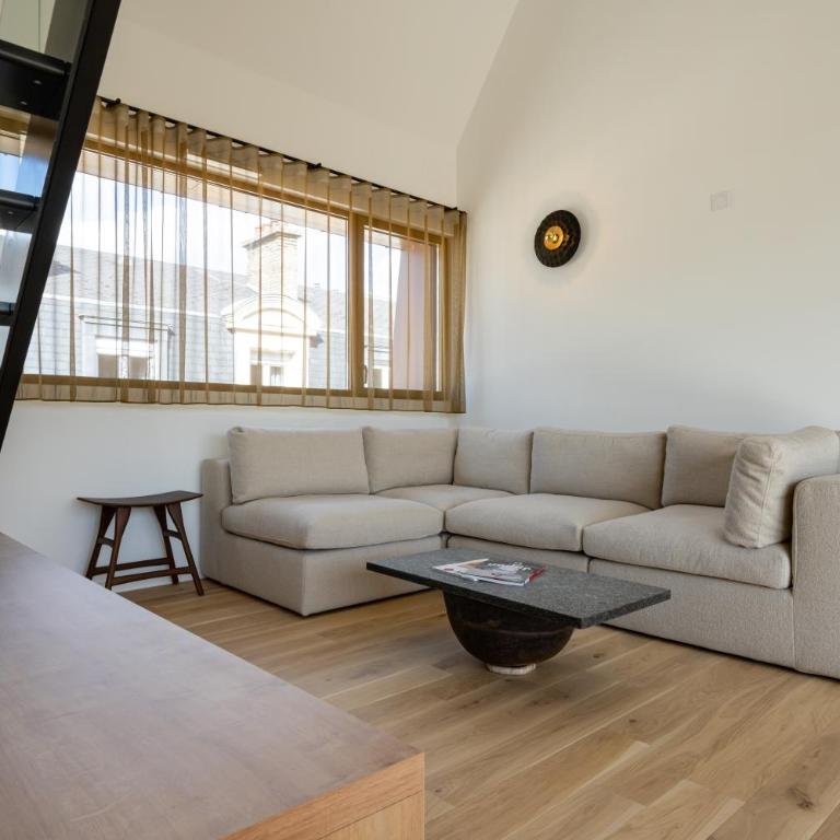 Les Suites 7 Anges - Vue Cathédrale, Parking & Centre Historique Reims - Two-Bedroom Suite JOSEPHA with Terrace - 14