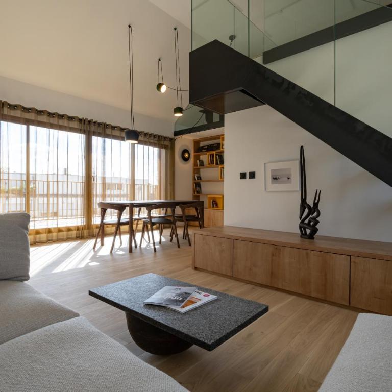 Les Suites 7 Anges - Vue Cathédrale, Parking & Centre Historique Reims - Two-Bedroom Suite JOSEPHA with Terrace - 4