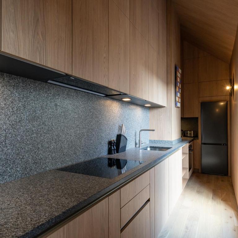 Les Suites 7 Anges - Vue Cathédrale, Parking & Centre Historique Reims - Two-Bedroom Suite JOSEPHA with Terrace - 17