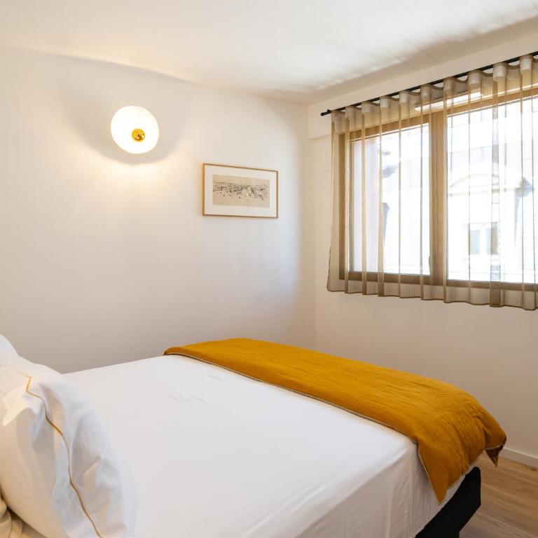 Les Suites 7 Anges - Vue Cathédrale, Parking & Centre Historique Reims - Two-Bedroom Suite JOSEPHA with Terrace - 18