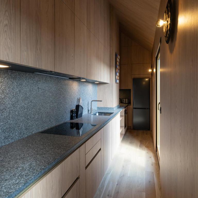 Les Suites 7 Anges - Vue Cathédrale, Parking & Centre Historique Reims - Two-Bedroom Suite JOSEPHA with Terrace - 8