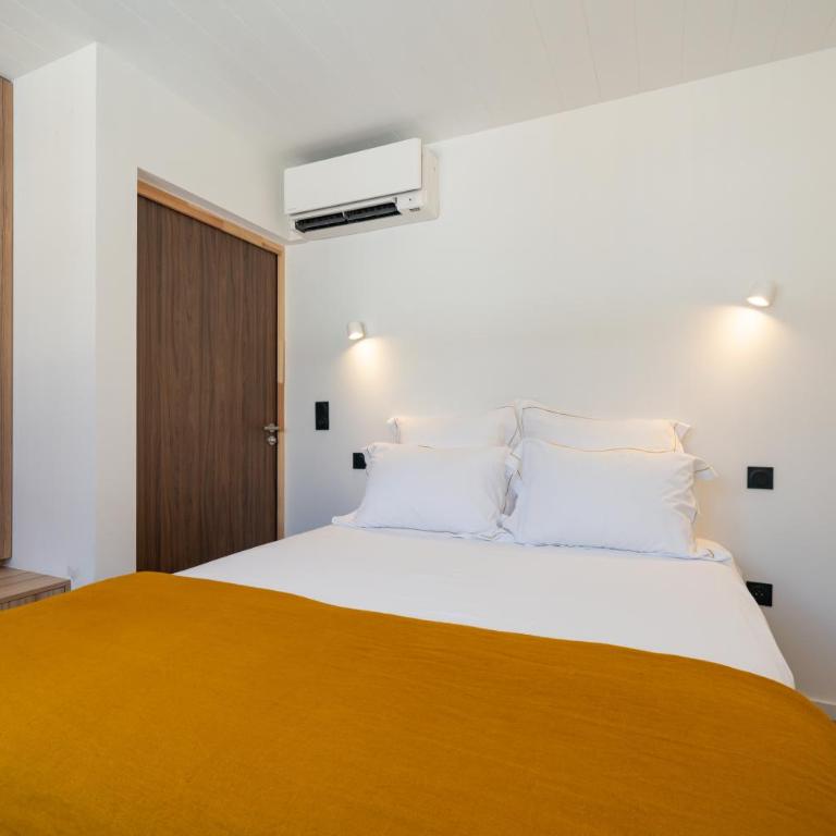 Les Suites 7 Anges - Vue Cathédrale, Parking & Centre Historique Reims - Two-Bedroom Suite JOSEPHA with Terrace - 6