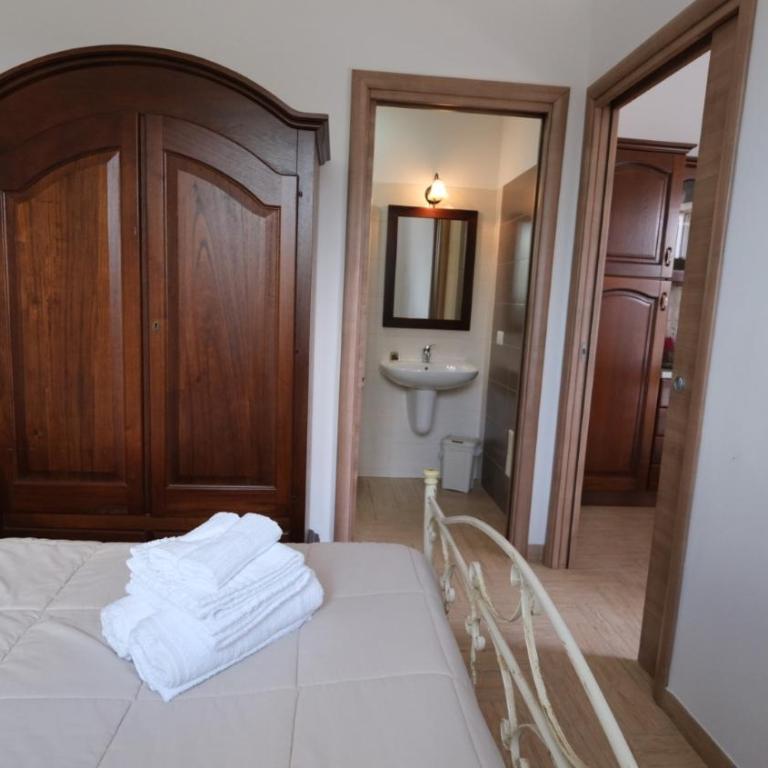 Agriturismo il Vignaletto - Camera Familiare con Bagno Privato - 1