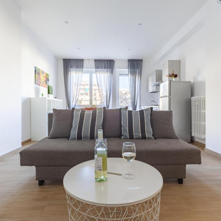 Hostly-Libia Light Lodge-10min Metro to Colosseum - Deluxe Apartment mit 3 Schlafzimmern - 5