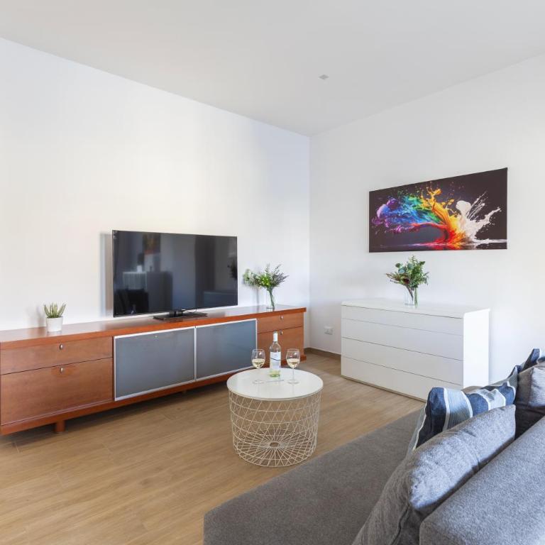 Hostly-Libia Light Lodge-10min Metro to Colosseum - Deluxe Apartment mit 3 Schlafzimmern - 32
