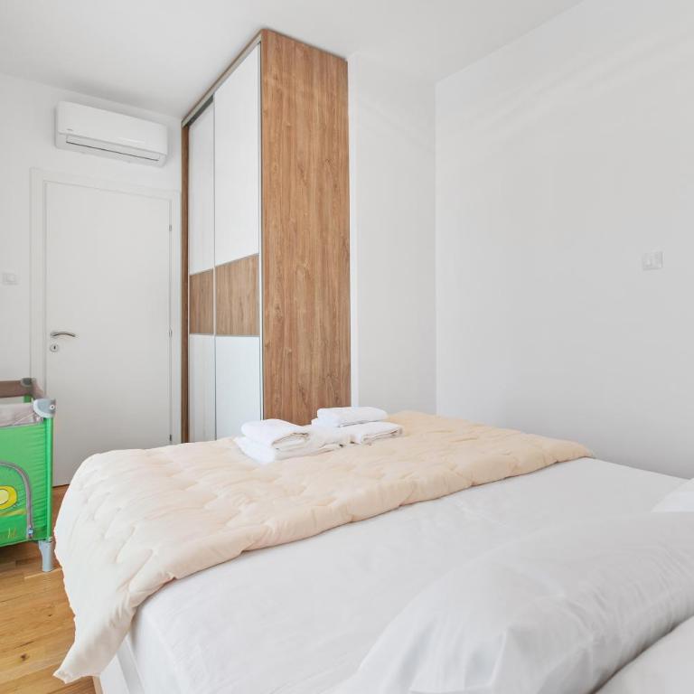 ID LUX APARTMENTS - Two-Bedroom Suite - 13