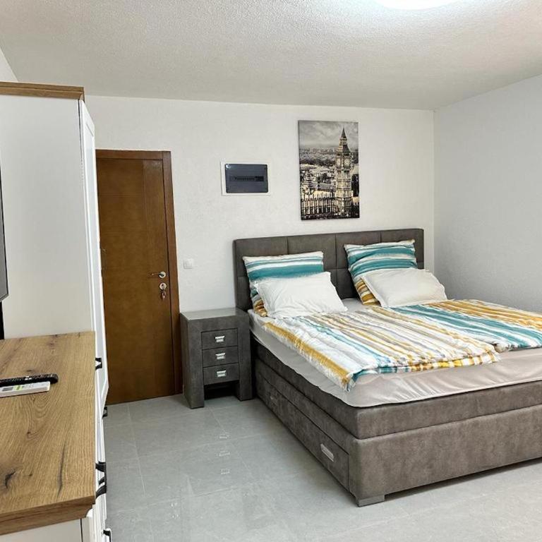 Studio in Dobra Voda - One-Bedroom Apartment - 3