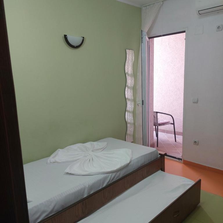 Accommodation Royal Azur - Single Room with Balcony - 14