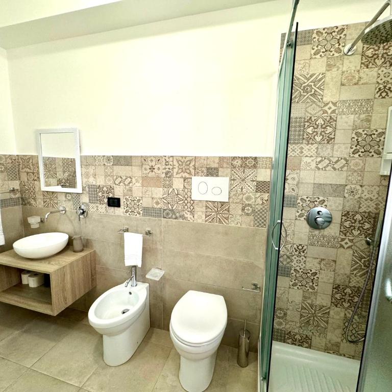 B&B Blue - Camera Tripla con Bagno Privato - 11