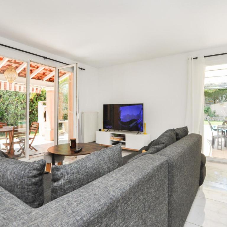 Awesome Home In La Roquette-Sur-Siagne - Maison de Vacances 4 Chambres - 1