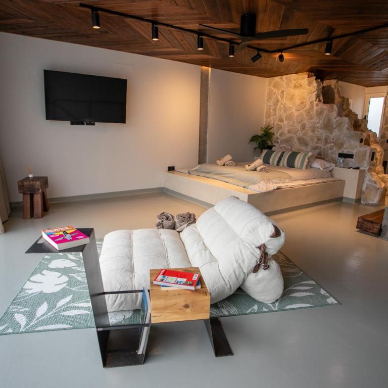Casa OuirA Chalet con Piscina Privada y vistas - Casa con 1 dormitorio - 28