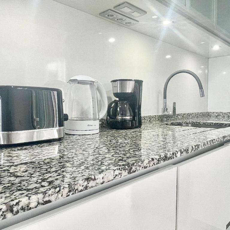 Bright Place Bungalow - Two-Bedroom Apartment - 41