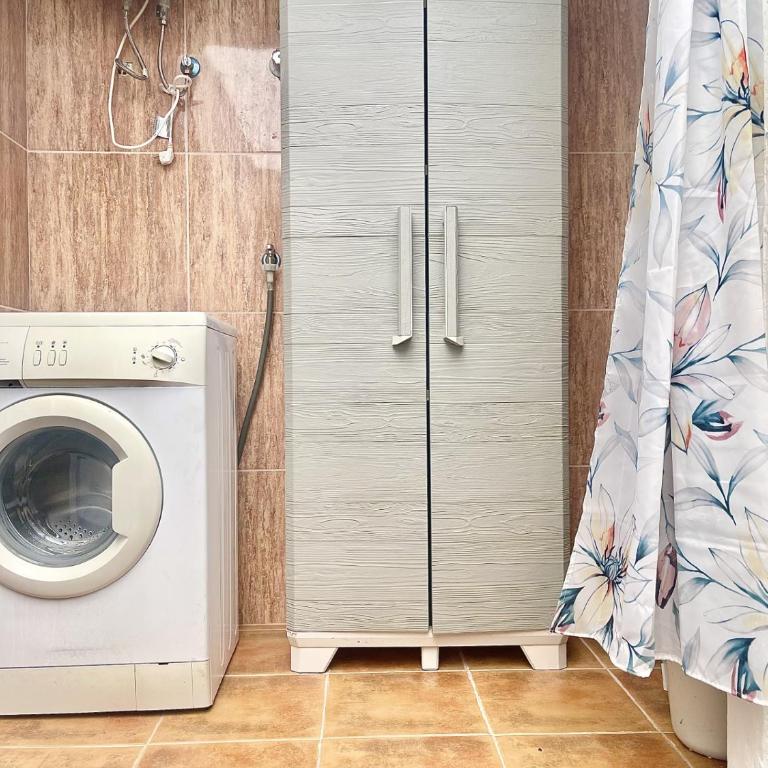 Bright Place Bungalow - Two-Bedroom Apartment - 24