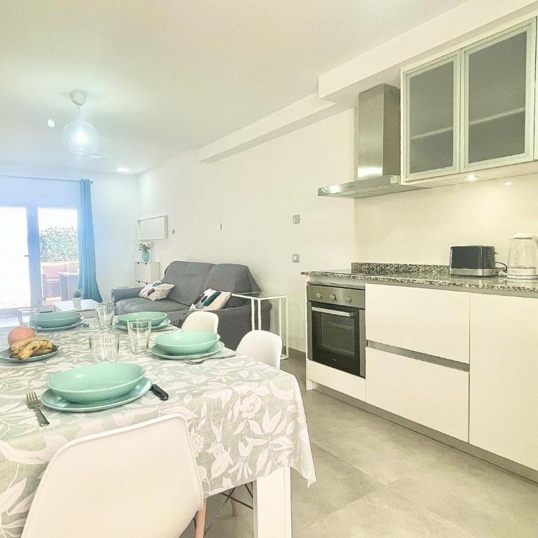 Bright Place Bungalow - Two-Bedroom Apartment - 22