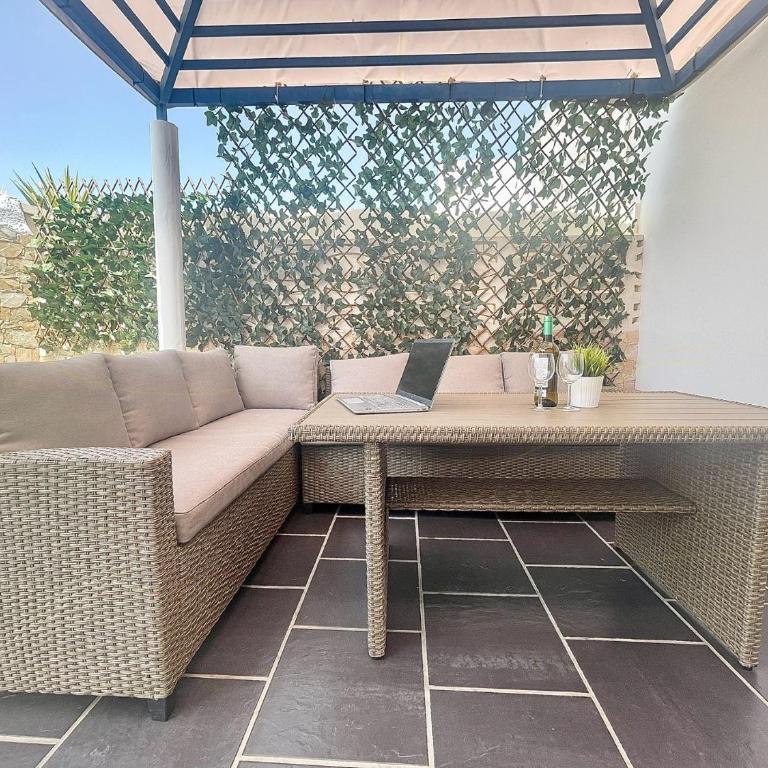 Bright Place Bungalow - Two-Bedroom Apartment - 36