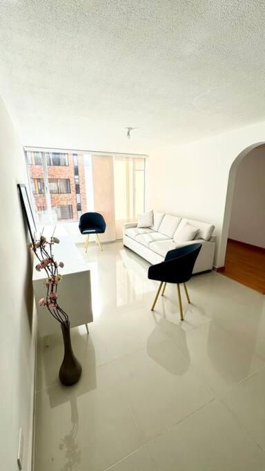 Apto 2 B 2 H excelente ubicación - Apartamento de 2 dormitorios - 2
