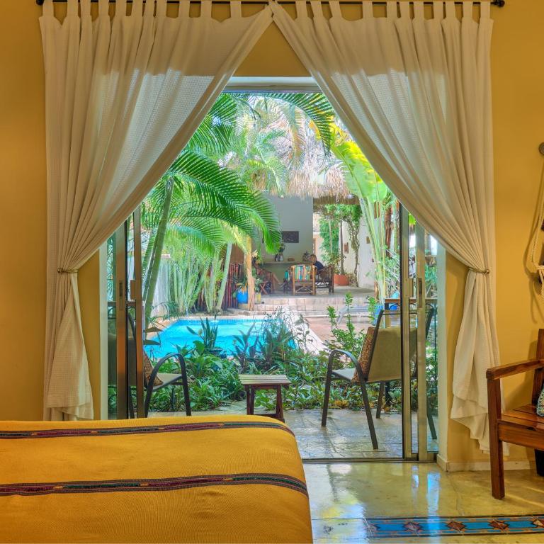 Casa Del Maya Bed & Breakfast - Deluxe Queen Room with Terrace - 4