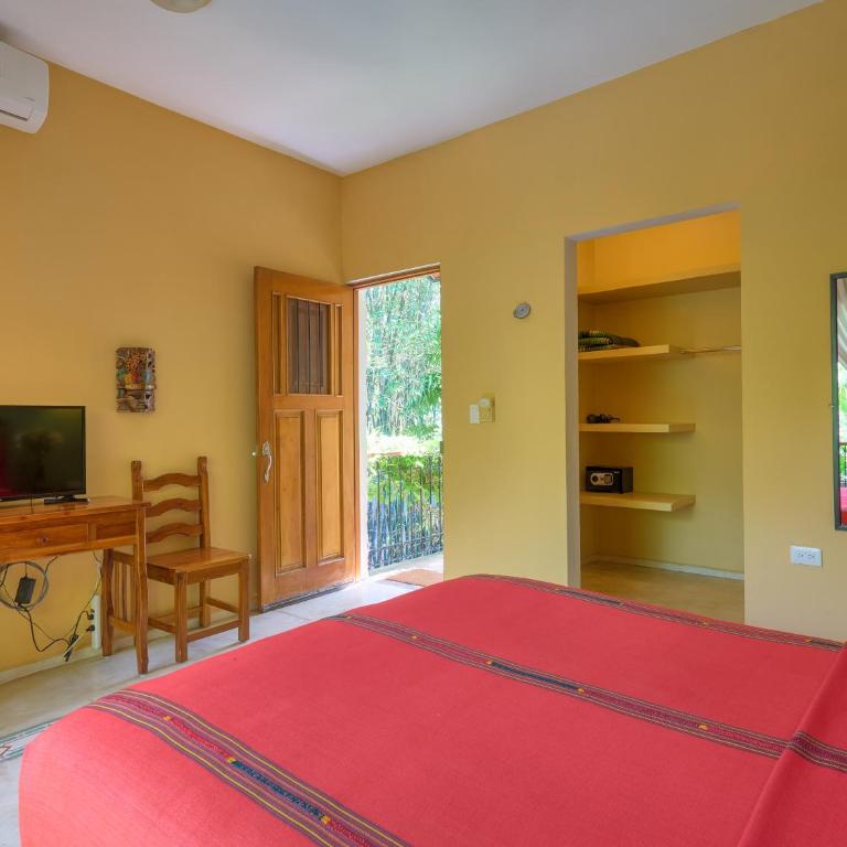 Casa Del Maya Bed & Breakfast - Queen Room with Balcony - 2